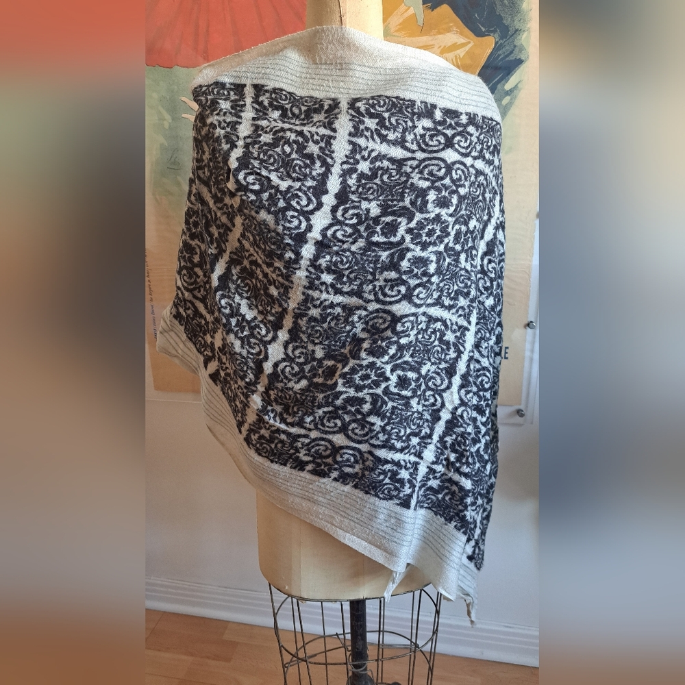 Chic Monochrome Floral Scarf
